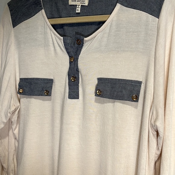 Faith & Joy Short Sleeve, with decorative pockets - Picture 1 of 3